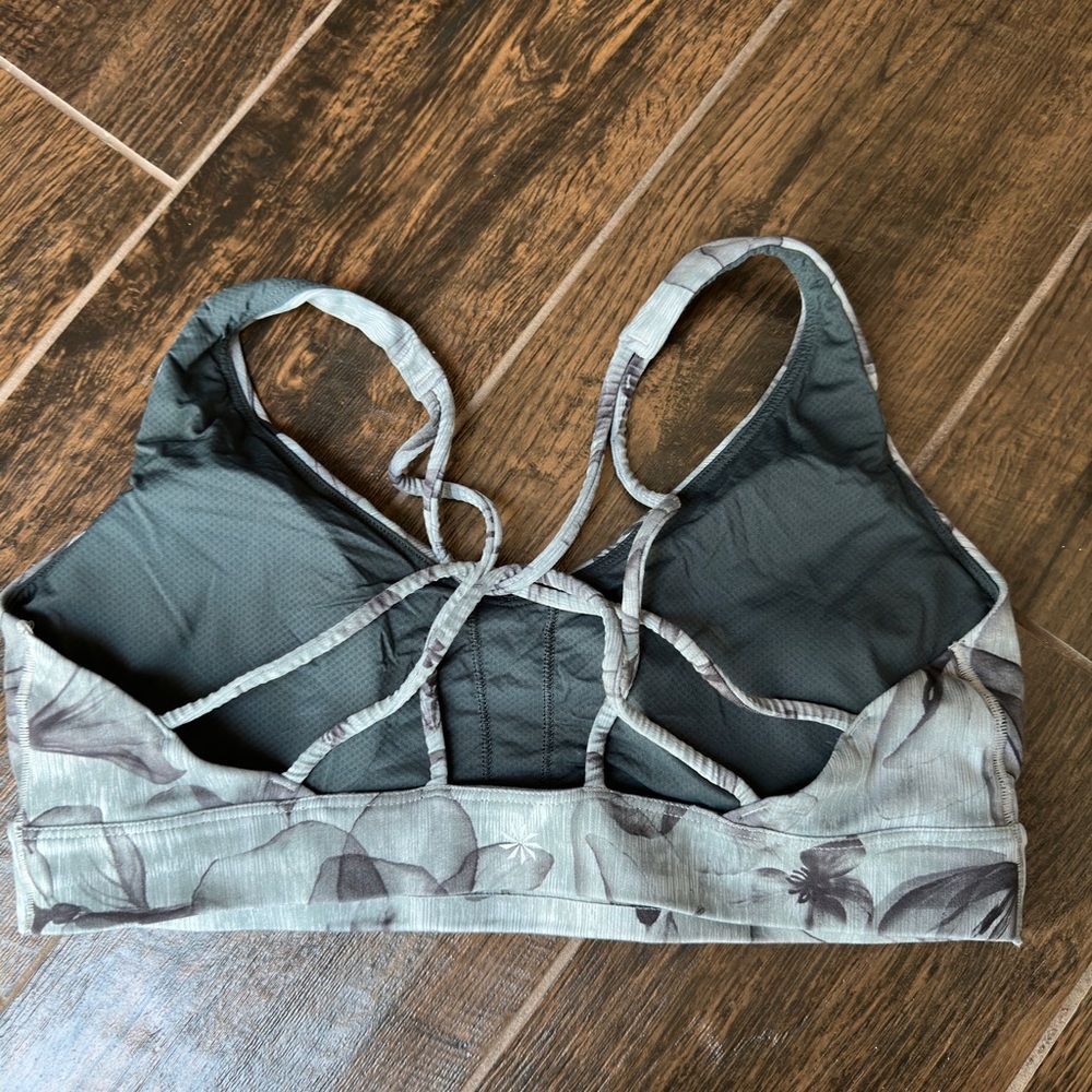 Athleta Solace bra, size M , A-C cups, barely used, - Picture 4 of 5